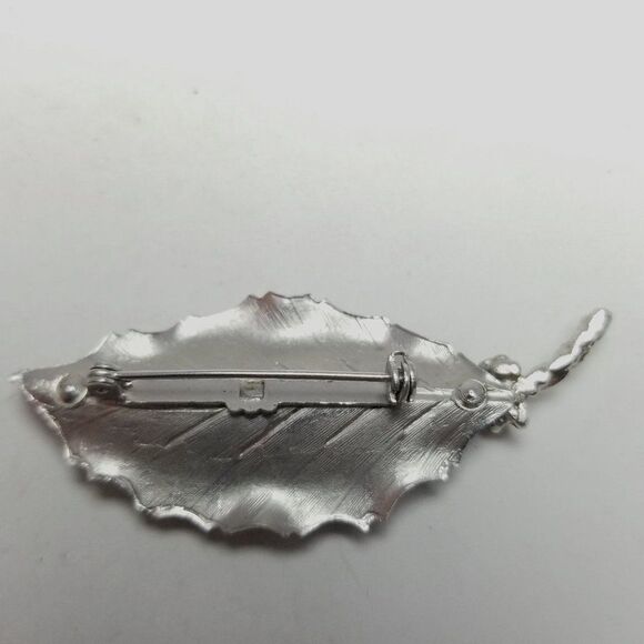 Vintage Leaf Brooch, Silver Tone Lapel Pin, Detailed Natural Style, Estate - Picture 3 of 5